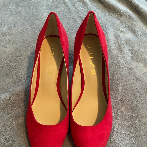 Unisa Res  Fabric Pumps - Picture 2 of 4